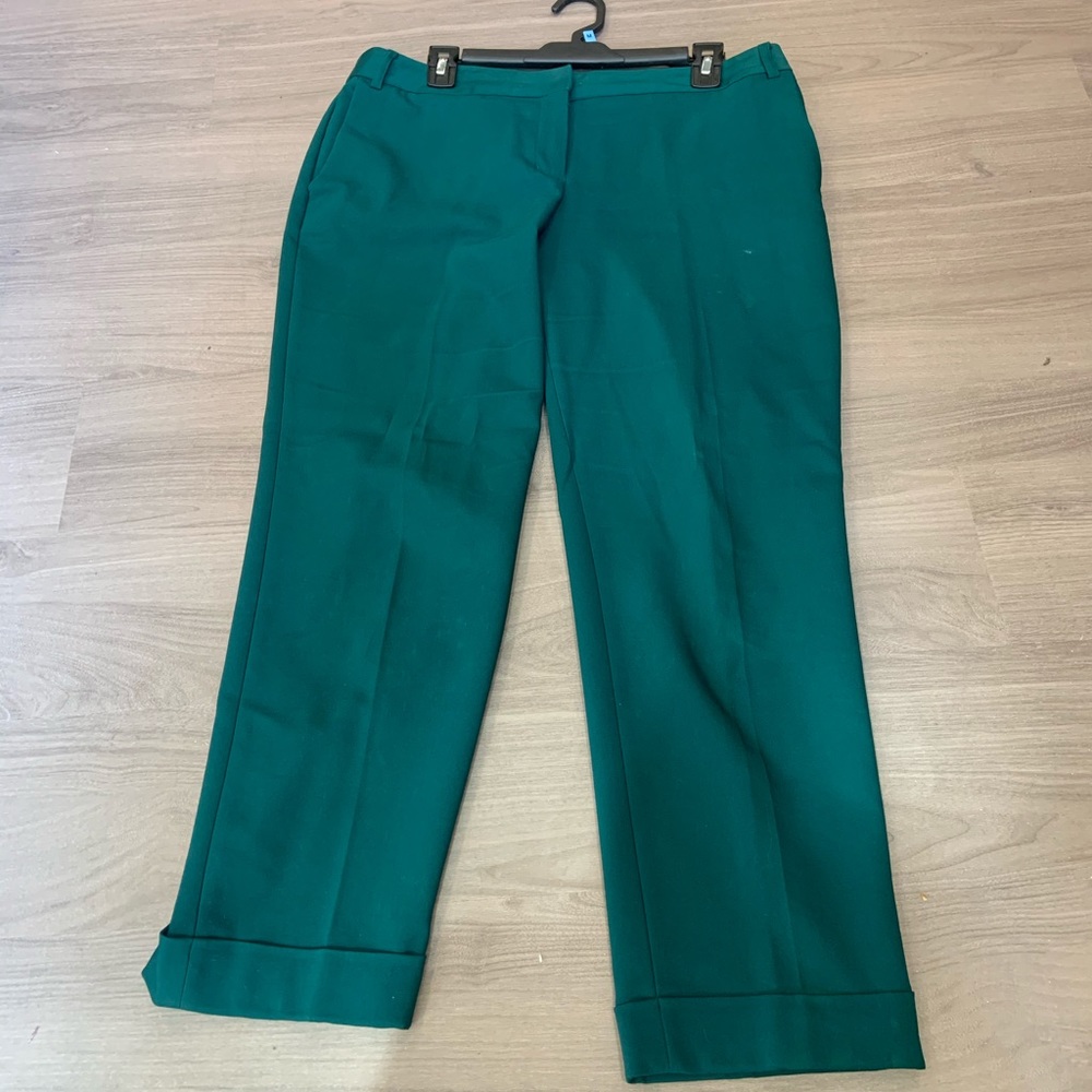Express Women’s dress pants. Green. Size 10.